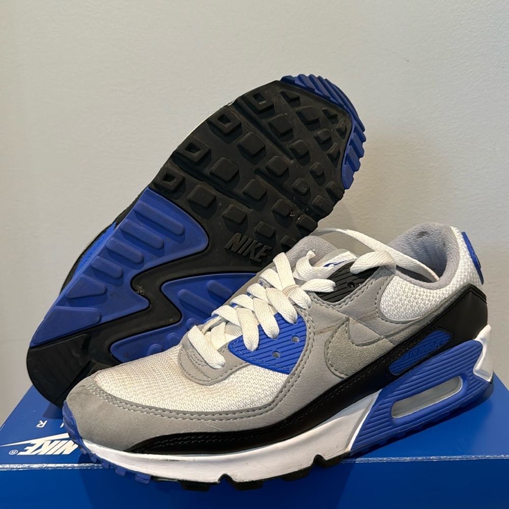 Used Nike Air Max 90 Men’s Size 7.5, Women’s 9